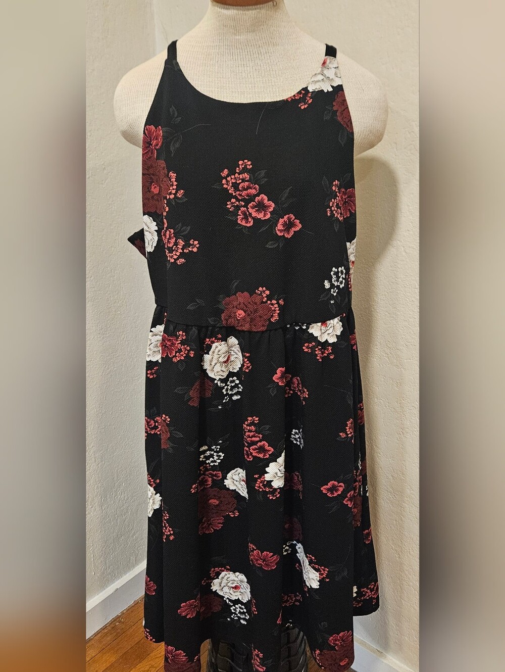 Torrid Women’s Floral Black Dress Size 2 Sleeveless Burgundy White Fit & Flare
